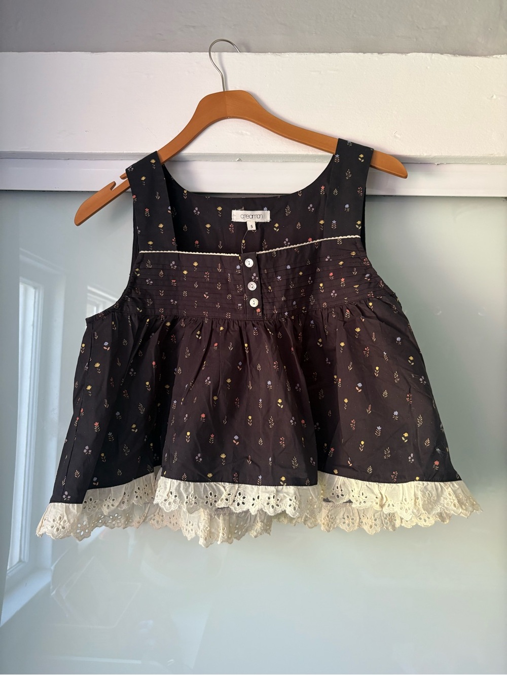 Floral Black Lace-Trim Sleeveless Top